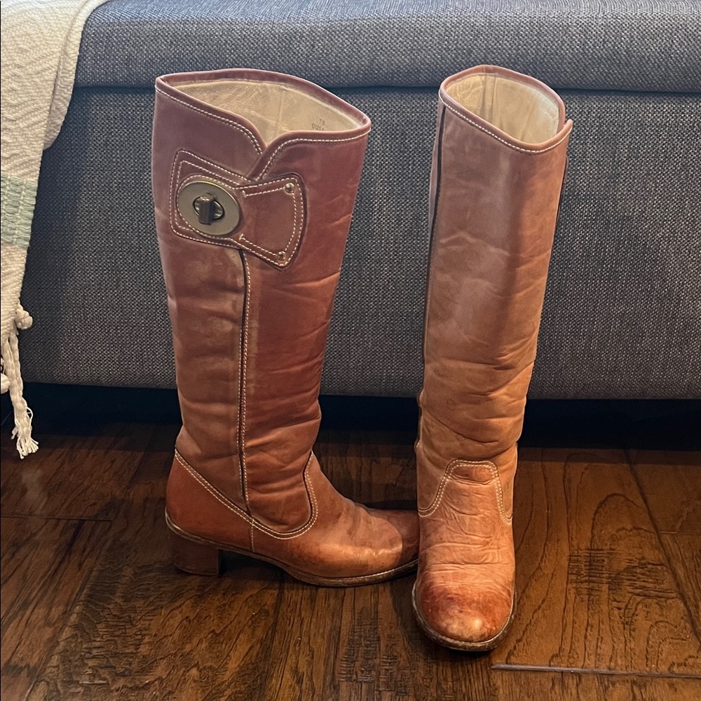 Coach boots